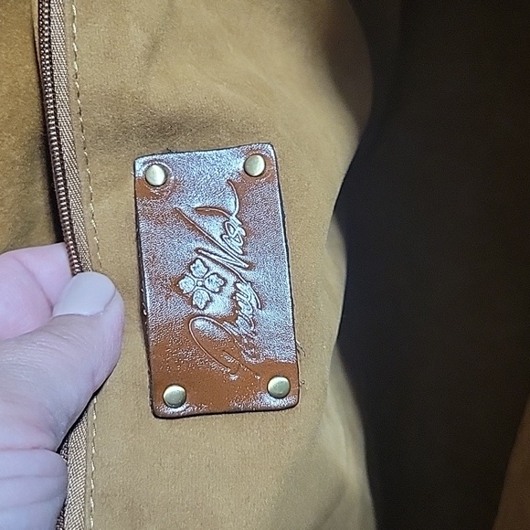 LIKE NEW!! Patricia Nash tote - Picture 4 of 8